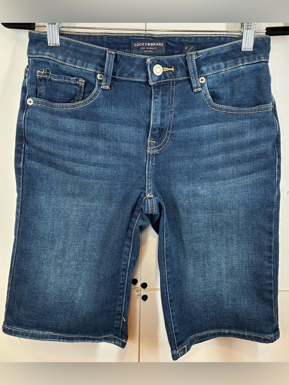 Lucky Brand The Bermuda Denim Shorts Women's Size 4/27 Dark Wash Stretch
